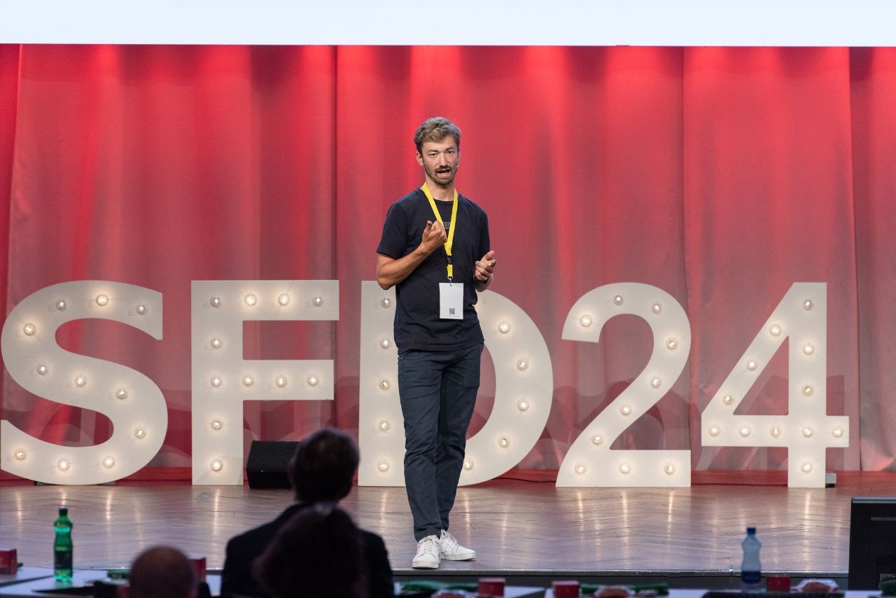 Enzo Duit on stage at SFD24